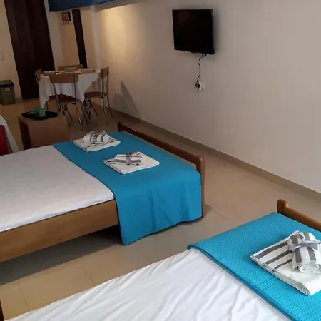 Celia's Appartement Néa Péramos